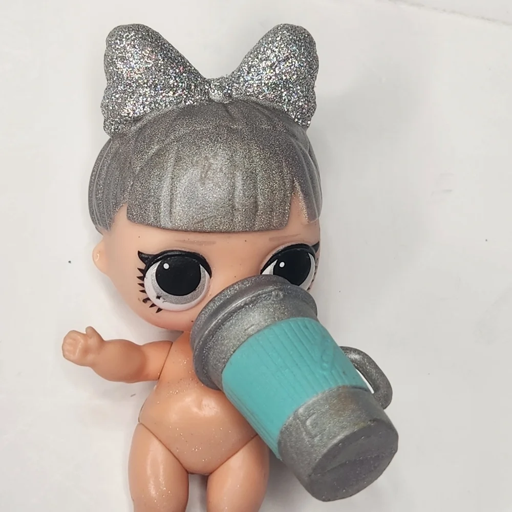 LOL Surprise Dolls Bae Wheels, Queen Selfie,  Hair Vibes, Lights Glitter, Mini